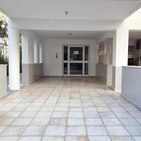 Stylish Nicosia Retreat With Fast Wifi & Parking Strovolos