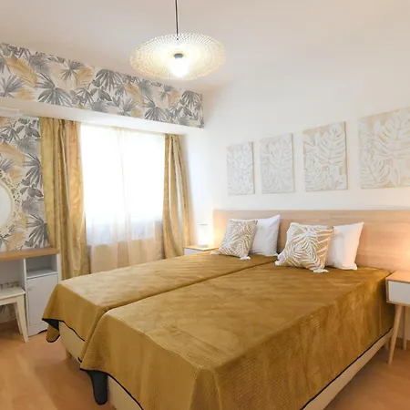Stylish Nicosia Retreat With Fast Wifi & Parking *