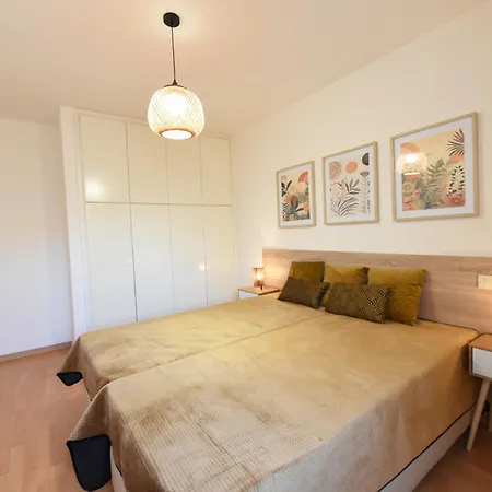 Stylish Nicosia Retreat With Fast Wifi & Parking