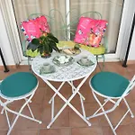 Cosy Haven - Your Away From Apartament *
