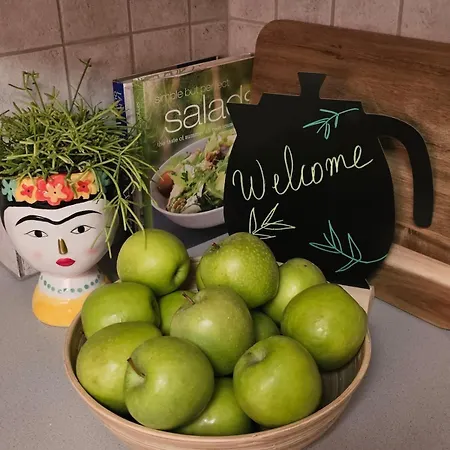 Cosy Haven - Your Away From Apartament *