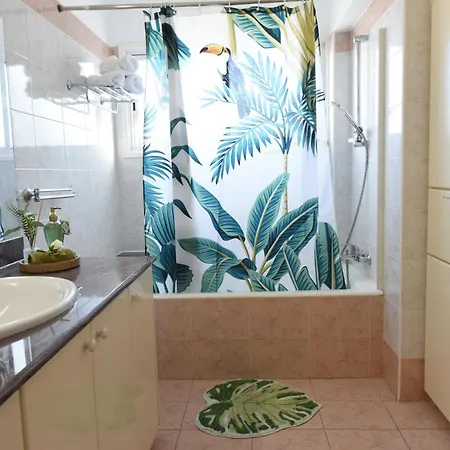 Stylish Nicosia Retreat With Fast Wifi & Parking * Strovolos