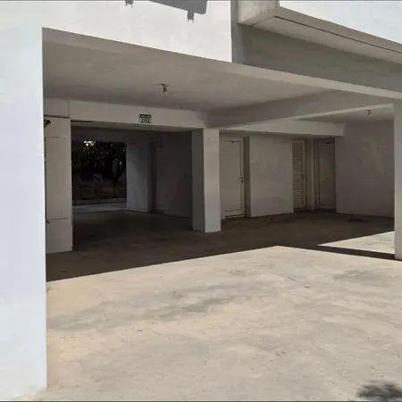 Stylish Nicosia Retreat With Fast Wifi & Parking Strovolos